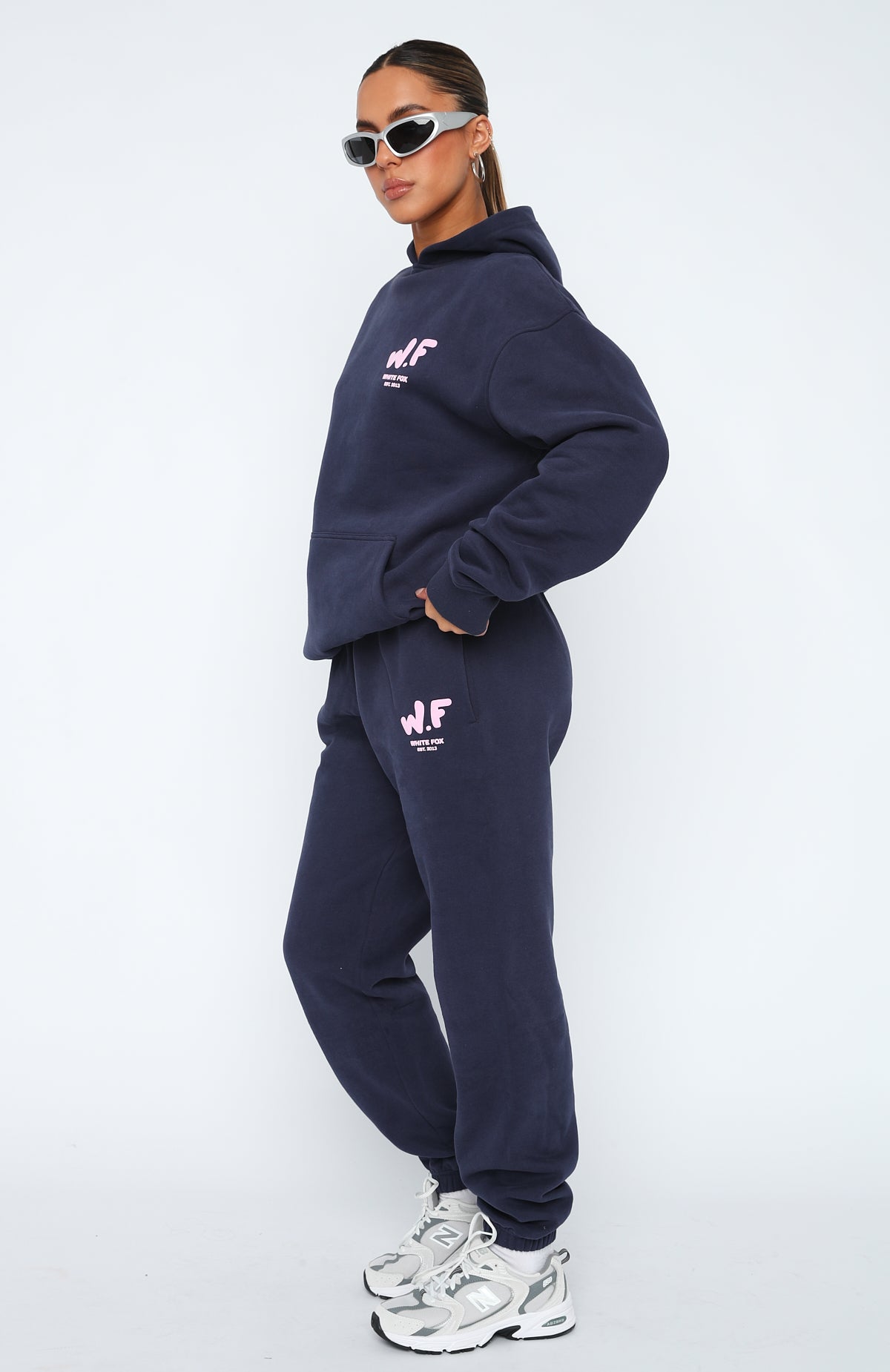 The New Standard Sweatpants Navy - WHITE FOX