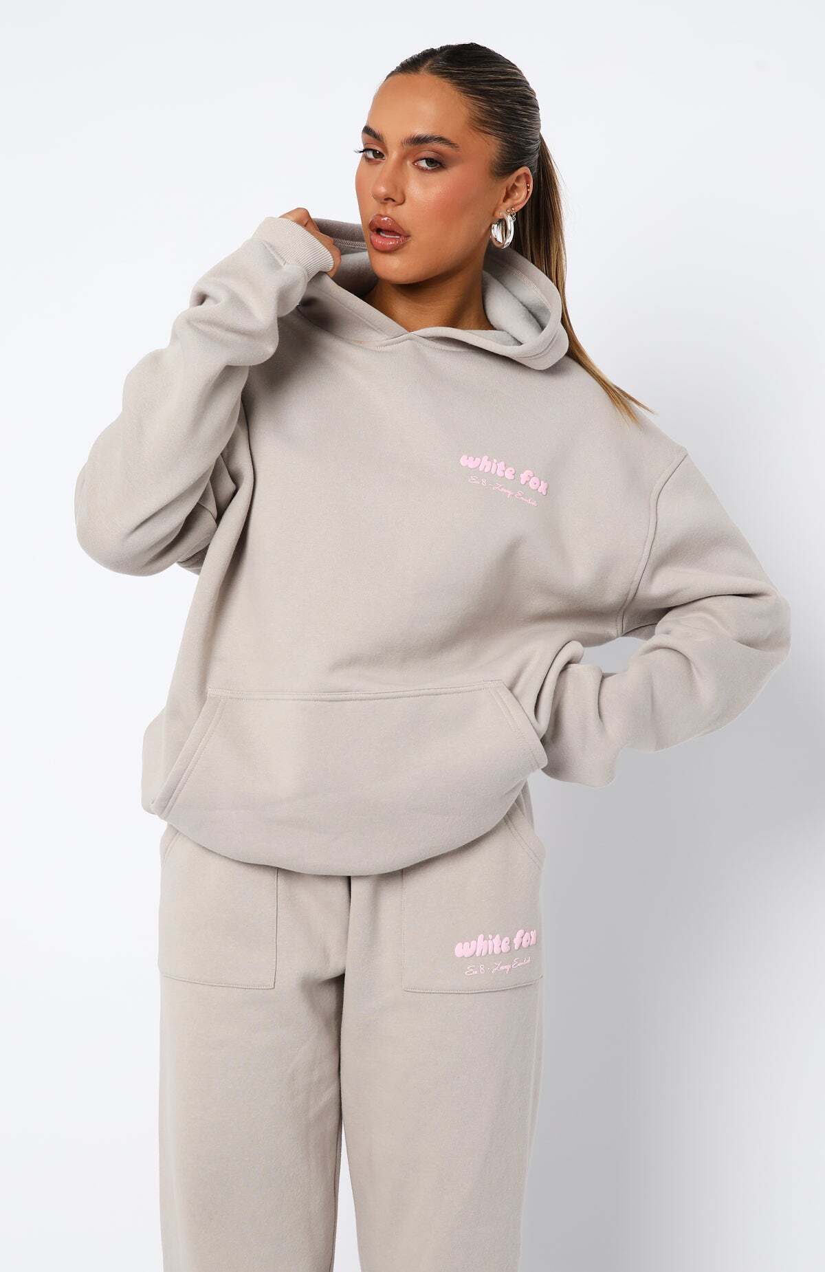 Era 8 Oversized Hoodie Mooncake - WHITE FOX