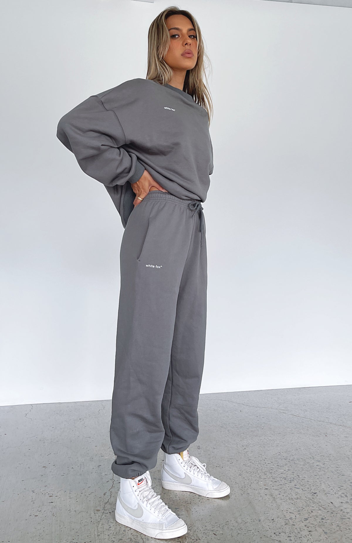 Not An Issue Sweatpants Slate - WHITE FOX