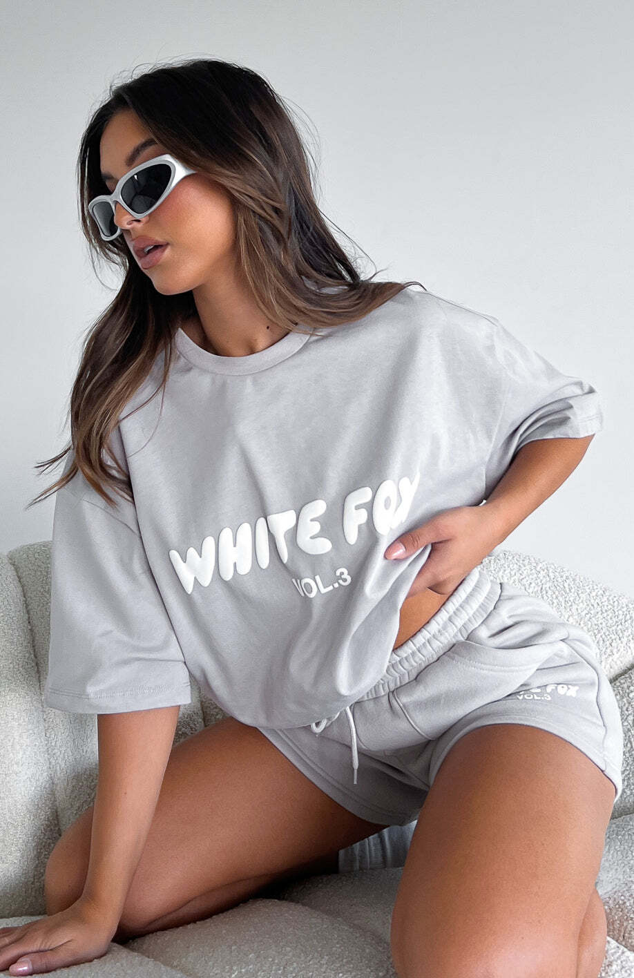 Offstage Oversized Tee Moon - WHITE FOX