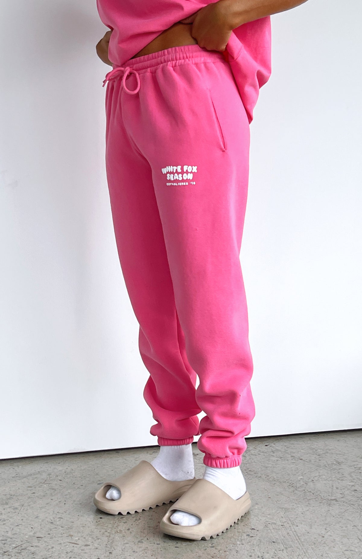 The Main Season Sweatpants Hot Pink - WHITE FOX