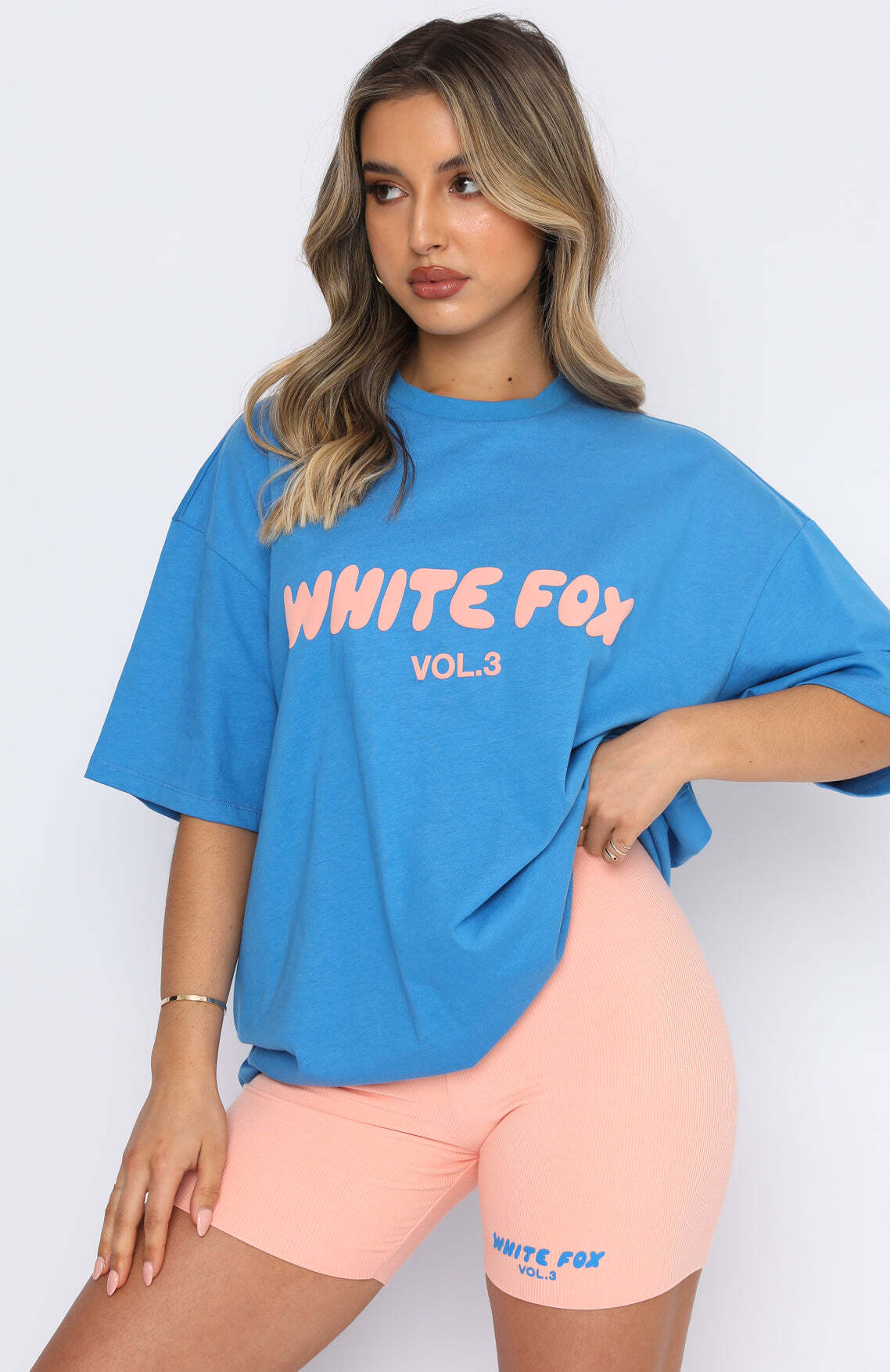 Offstage Oversized Tee Azure - WHITE FOX