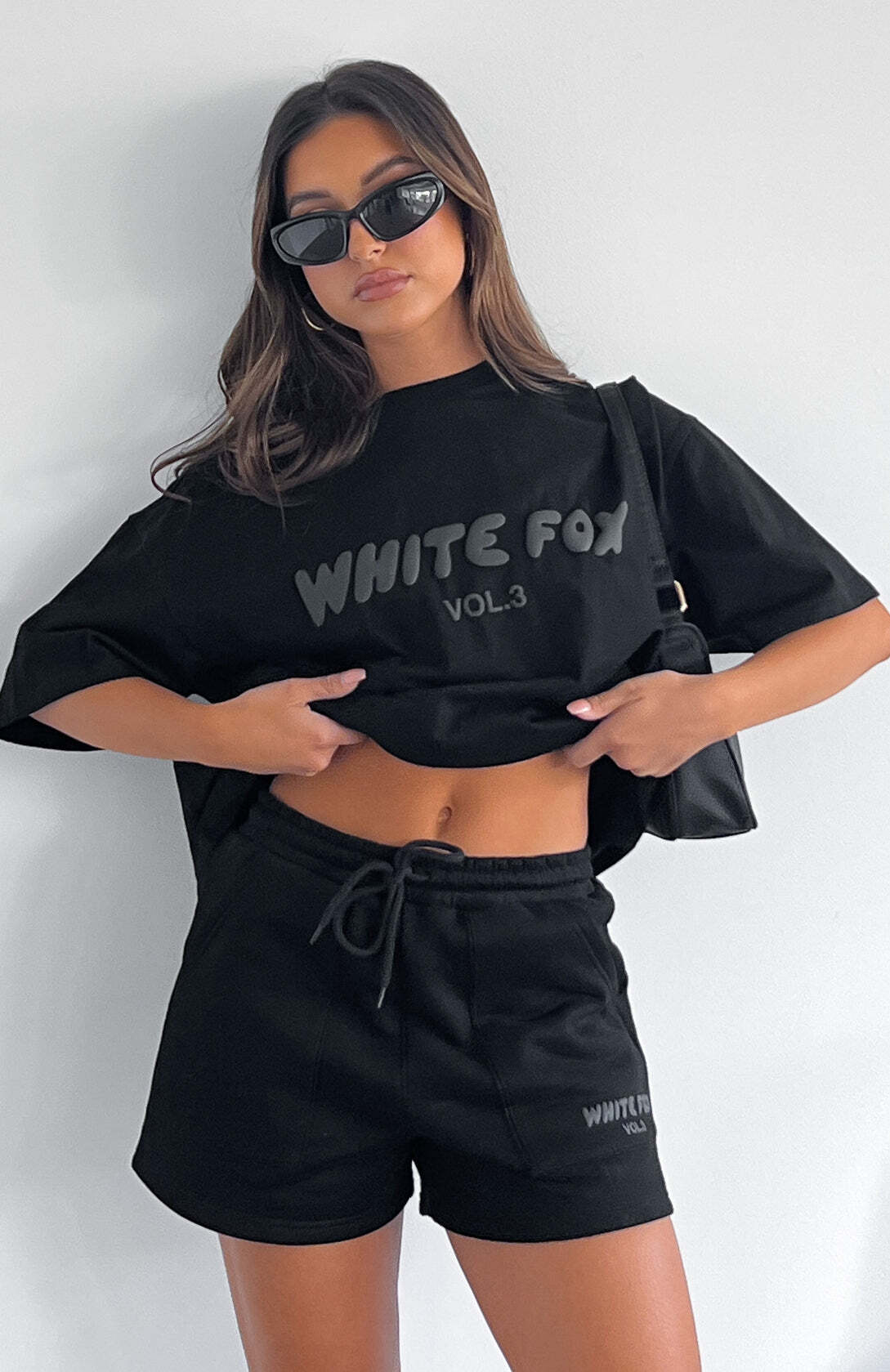 Offstage Oversized Tee Onyx - WHITE FOX