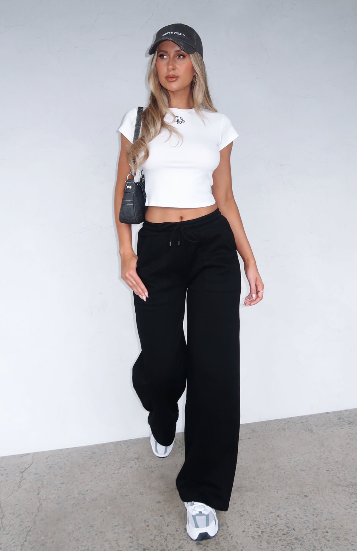 You'd Love It Here Sweatpants Black - WHITE FOX
